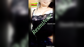 Lustful Desi mature poses for XXX webcam playing with her nipples | XXX Video on AllSex.XXX