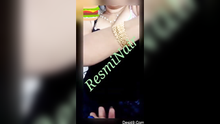 Lustful Desi mature poses for XXX webcam playing with her nipples | XXX Video on AllSex.XXX