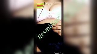 Lustful Desi mature poses for XXX webcam playing with her nipples | XXX Video on AllSex.XXX