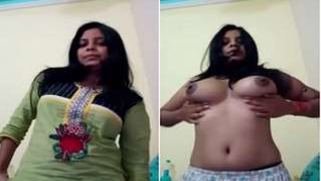 Topless Desi babe XXX shakes and plays with her fantastic boobs | XXX Video on AllSex.XXX