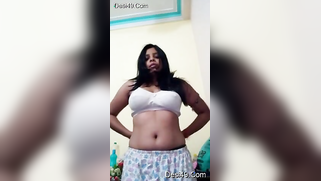 Topless Desi babe XXX shakes and plays with her fantastic boobs | XXX Video on AllSex.XXX