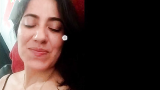 Good-humored Desi XXX mom teases with her amazing breasts online