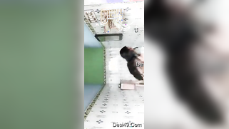 Seductive Desi babe makes amateur XXX video of her bathing topless | XXX Video on AllSex.XXX