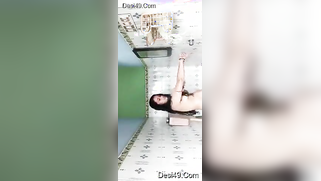 Seductive Desi babe makes amateur XXX video of her bathing topless | XXX Video on AllSex.XXX