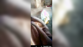 Mature Desi wifey XXX teases with her nudity when bathing for cam | XXX Video on AllSex.XXX