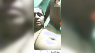 Experienced Desi webcam model pleases a guy with her big XXX boobs | XXX Video on AllSex.XXX