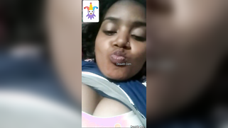 Hairy Desi pussy and big tits are XXX shown during webcam video