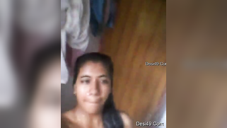 Wet and sexy Desi chick poses for amateur XXX video in the shower