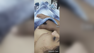Guy records XXX video of his sleeping Desi wife and her nude tits
