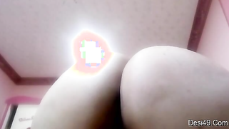 Nude Desi MILF poses all nude showing her huge XXX ass and breasts | XXX Video on AllSex.XXX