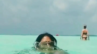 Very beautiful Desi girl showing her slender XXX body in the sea | XXX Video on AllSex.XXX