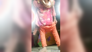 Desi minx undresses to flash her nude slender body and XXX pussy | XXX Video on AllSex.XXX