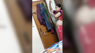Sly dude makes XXX record of his nude Desi GF dressing after sex | XXX Video on AllSex.XXX