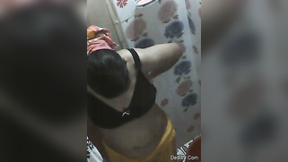 Sexy Desi MILF doesn't notice a hidden XXX camera in the shower | XXX Video on AllSex.XXX