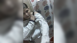 Sexy Desi MILF doesn't notice a hidden XXX camera in the shower | XXX Video on AllSex.XXX