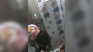 Sexy Desi MILF doesn't notice a hidden XXX camera in the shower | XXX Video on AllSex.XXX