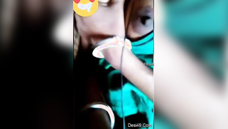 Sexy Desi slut moans when playing with her tits during online show | XXX Video on AllSex.XXX