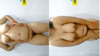 Pretty Desi MILF poses with her chubby body nude for XXX session | XXX Video on AllSex.XXX