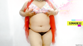 Pretty Desi MILF poses with her chubby body nude for XXX session | XXX Video on AllSex.XXX