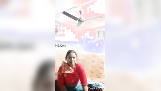 Sexy housewife strips and shakes her big Desi booty for the camera | XXX Video on AllSex.XXX