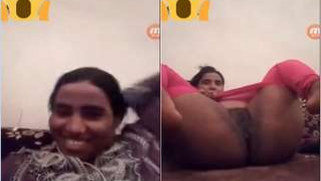 Amateur fatty playfully shows her Desi pussy during XXX video call