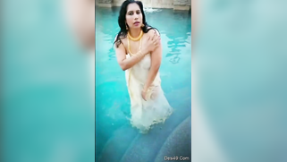 Famous Desi webcam XXX model teases with her perky boobs online | XXX Video on AllSex.XXX