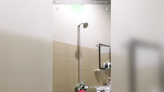 Pretty Desi call-girl takes a XXX bath online posing in a sexy way | XXX Video on AllSex.XXX