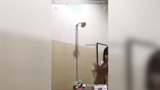 Pretty Desi call-girl takes a XXX bath online posing in a sexy way | XXX Video on AllSex.XXX