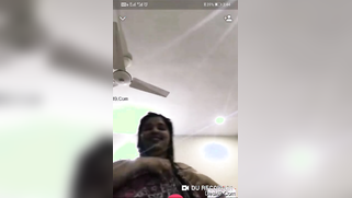 Pretty Desi call-girl takes a XXX bath online posing in a sexy way | XXX Video on AllSex.XXX