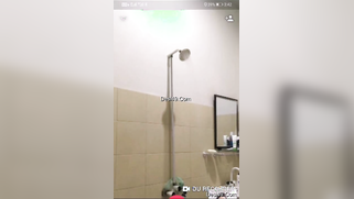 Pretty Desi call-girl takes a XXX bath online posing in a sexy way | XXX Video on AllSex.XXX