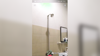 Pretty Desi call-girl takes a XXX bath online posing in a sexy way | XXX Video on AllSex.XXX