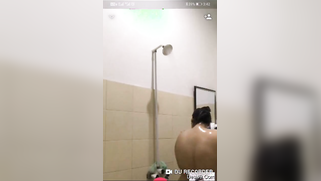 Pretty Desi call-girl takes a XXX bath online posing in a sexy way | XXX Video on AllSex.XXX