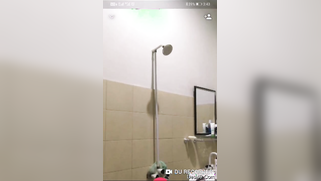 Pretty Desi call-girl takes a XXX bath online posing in a sexy way | XXX Video on AllSex.XXX