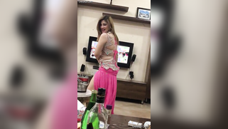 Stunning Desi call-girl impresses her XXX clients with sexy dance