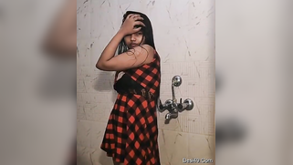 Slender Desi gal poses XXX nude showing off her body in the shower | XXX Video on AllSex.XXX