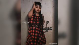 Slender Desi gal poses XXX nude showing off her body in the shower | XXX Video on AllSex.XXX