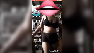 Sex model hides face but thinks viewers deserve to see natural boobs | XXX Video on AllSex.XXX