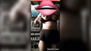 Sex model hides face but thinks viewers deserve to see natural boobs | XXX Video on AllSex.XXX