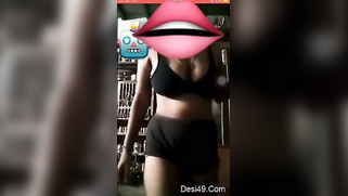 Sex model hides face but thinks viewers deserve to see natural boobs | XXX Video on AllSex.XXX