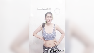 Indian slut is in bathroom so she feels free to get completely naked | XXX Video on AllSex.XXX