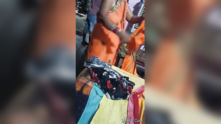 Sex video of naughty aunty who changes sari but doesn't show body | XXX Video on AllSex.XXX