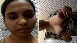 Desi girl thinks her boobies are sexy so she is bound to expose them | XXX Video on AllSex.XXX