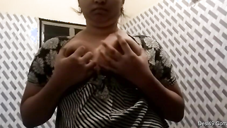 Desi girl thinks her boobies are sexy so she is bound to expose them | XXX Video on AllSex.XXX