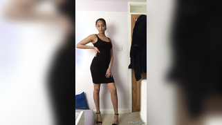 Indian woman with sexy body wears black dress that makes her look hot | XXX Video on AllSex.XXX