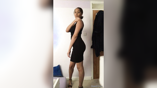 Indian woman with sexy body wears black dress that makes her look hot | XXX Video on AllSex.XXX