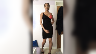 Indian woman with sexy body wears black dress that makes her look hot | XXX Video on AllSex.XXX