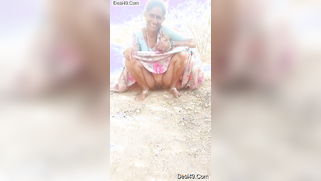 Indian man films sex movie of mom exposing pussy and pissing outdoors | XXX Video on AllSex.XXX