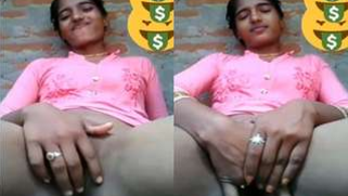 Indian webcam worker sits in front of camera and stimulatea pussy