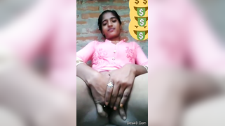 Indian webcam worker sits in front of camera and stimulatea pussy | XXX Video on AllSex.XXX