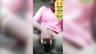 Indian webcam worker sits in front of camera and stimulatea pussy | XXX Video on AllSex.XXX